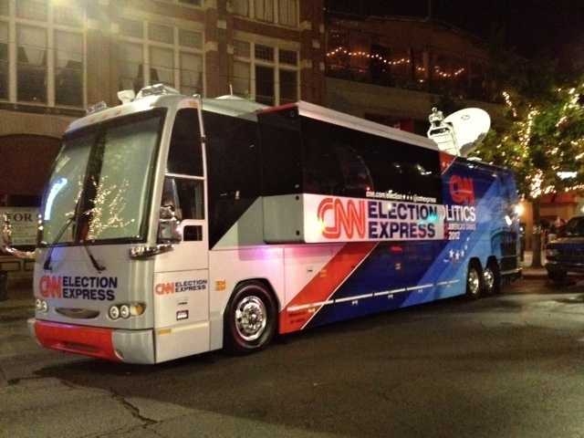 Cool CNN US election news bus